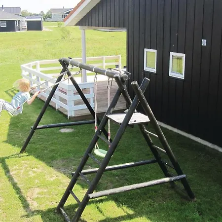 Dom wakacyjny Vinkelbaek Ix *