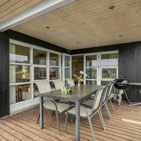 Nice Home In Nordborg With Sauna 노르보르